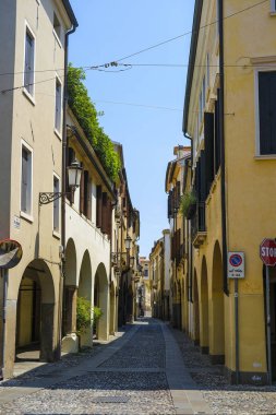 Padova, İtalya - 4 Haziran 2019: Padova,İtalya'nın merkezinde ki sokak