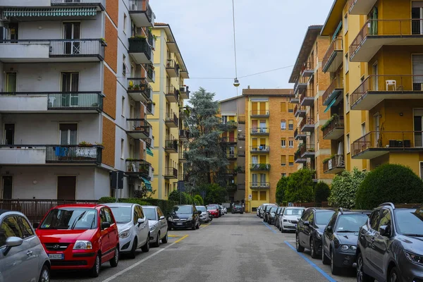 Verona Italien Juli 2019 Auf Der Straße Geparkte Autos Verona — Stockfoto