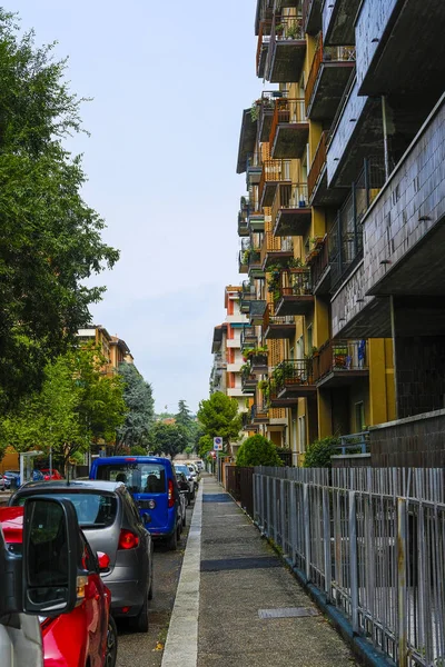 Verona Italia Julio 2019 Coches Estacionados Calle Verona Italia — Foto de Stock