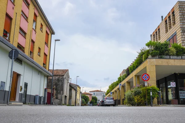Monselice Olaszország Július 2019 Autók Parkolnak Utcán Monselice Olaszország — Stock Fotó