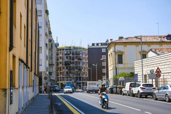 Padova Italien Juni 2019 Motorradfahrer Zentrum Von Padova Italien — Stockfoto