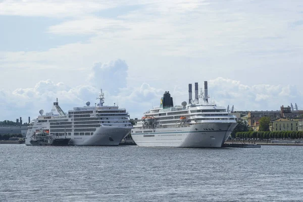 Petersburg Ryssland Augusti 2019 Kryssningsfartyg Står Brygga Petersburg Ryssland — Stockfoto