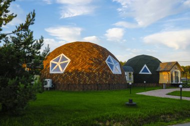 Çadır şeklinde bir yazlık görüntüsü