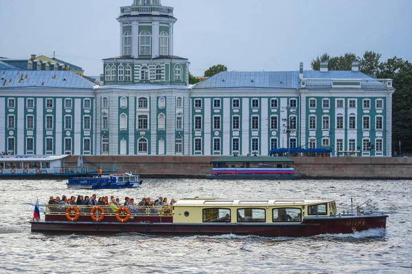 Petersburg Ryssland Juli 2019 Fritidsbåt Floden Neva Petersburg Ryssland — Stockfoto