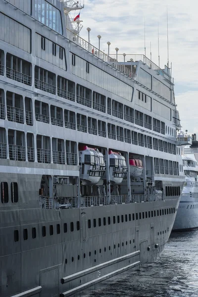 Petersburg Russia August 2019 Close Cruise Ship Stands Pier Petersburg — Stock Photo, Image