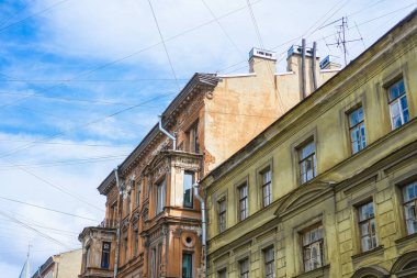 Saint-peterburg, Rusya - 14 Ağustos 2019: Saint-peterburg'un merkezinde eski şehir evi, Rusya