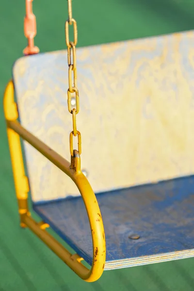 Das Bild Einer Schaukel Kindergarten — Stockfoto