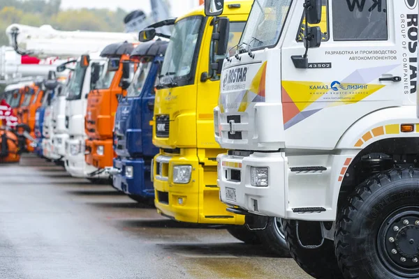 Moskou Rusland September 2019 Nieuwe Trucks Een Parkeerplaats Mosocw Rusland — Stockfoto