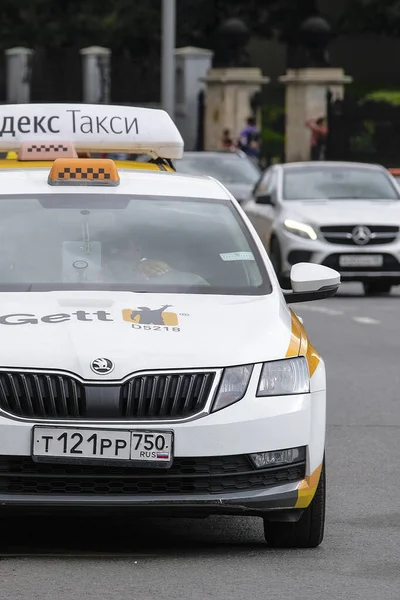 Moskva Ryssland September 2019 Bilden Taxin Parkering Moskva Gata — Stockfoto