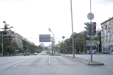 Moskova, Rusya - 15 Eylül 2019: Moskova 'daki trafik görüntüsü