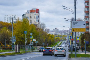 Moskova, Rusya - 13 Ekim 2019: Moskova, Rusya 'da trafik