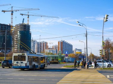 Moskova, Rusya - 13 Ekim 2019: Moskova, Rusya 'da trafik