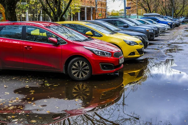 Moscou Rússia Outubro 2019 Carros Estacionamento Moscou Rússia — Fotografia de Stock