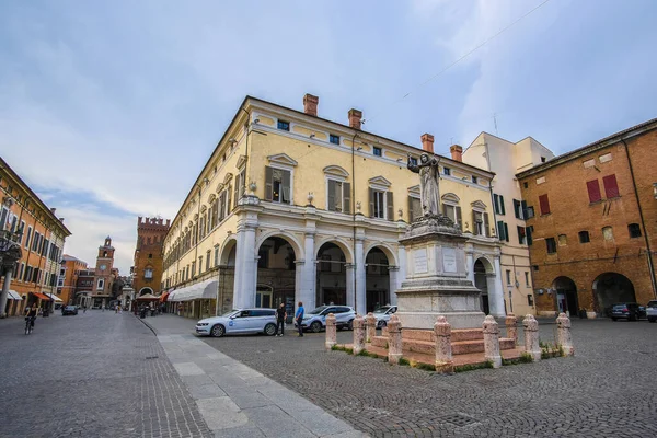 Ferrara Italia Luglio 2019 Monumento Girolamo Savonarola Una Piazza Ferrara — Foto Stock