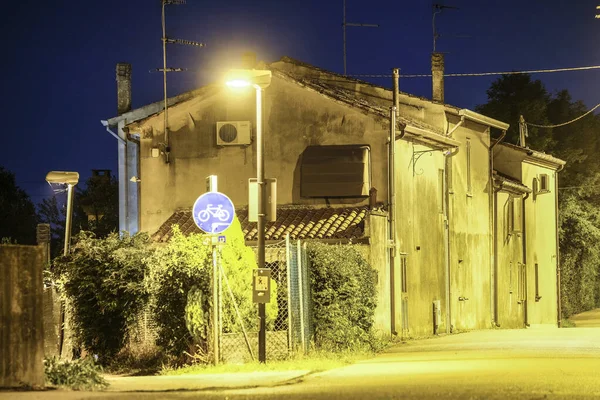 意大利费拉拉 2019年7月17日 意大利夜间街道的图像 — 图库照片
