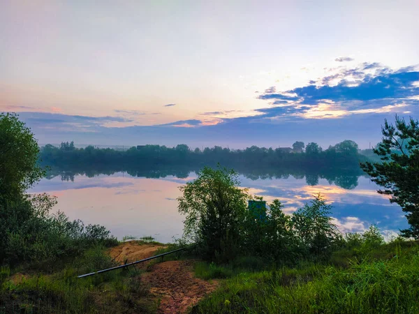Krajobraz Wizerunkiem Poranka Nad Rzeką — Zdjęcie stockowe