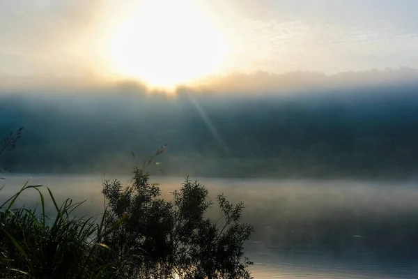 Landschaft Mit Dem Bild Des Morgens Über Dem Fluss — Stockfoto