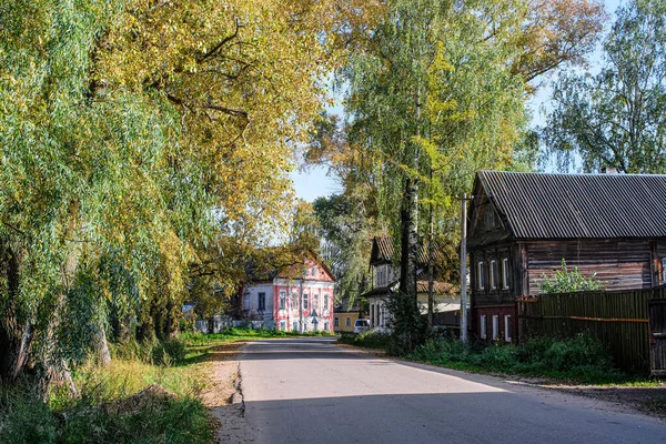 Landskap Med Bilden Vintage Hus Ostashkov Stad Ryssland — Stockfoto