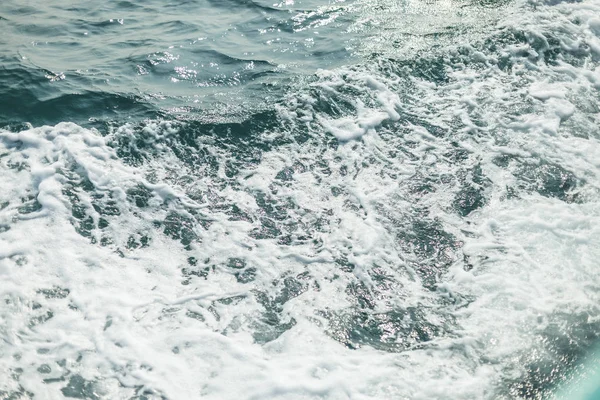 Aqua deniz suyu yüzeyinin arka plan çekimi — Stok fotoğraf