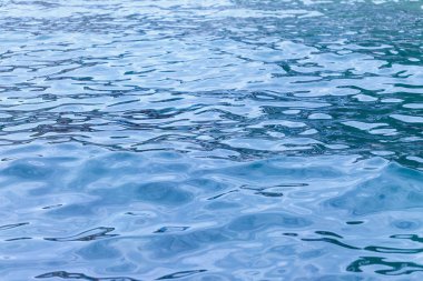 Deniz dalgası yakın, alçak açı görünümü