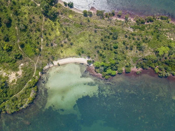 Aerial view of sea waves and fantastic coast — Stock Photo, Image