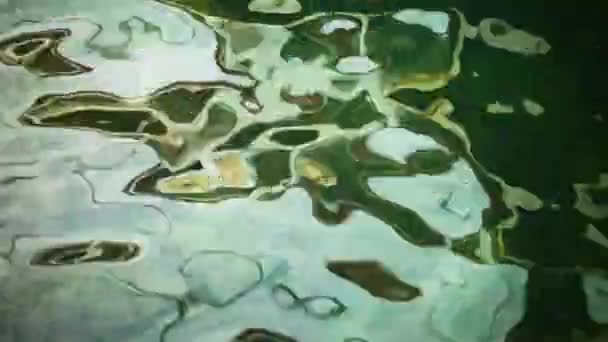 Bela superfície calma de água, mar, rio, lago — Vídeo de Stock