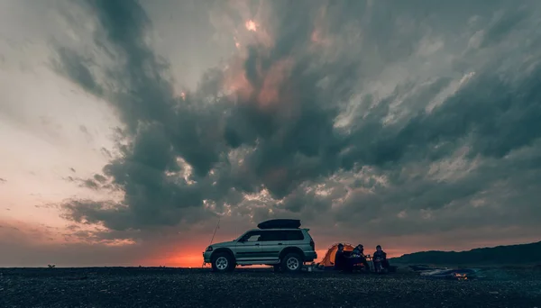 Avonturen Kamperen Toerisme Tent Auto Naast Het Meer Landschap Buiten — Stockfoto