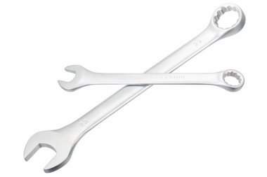 İki krom Vanadyum anahtarı üzerinde beyaz izole