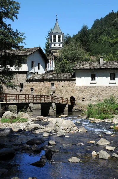 Τον Ποταμό Andaka Την Ξύλινη Γέφυρα Και Την Dryanovo Μοναστήρι — Φωτογραφία Αρχείου