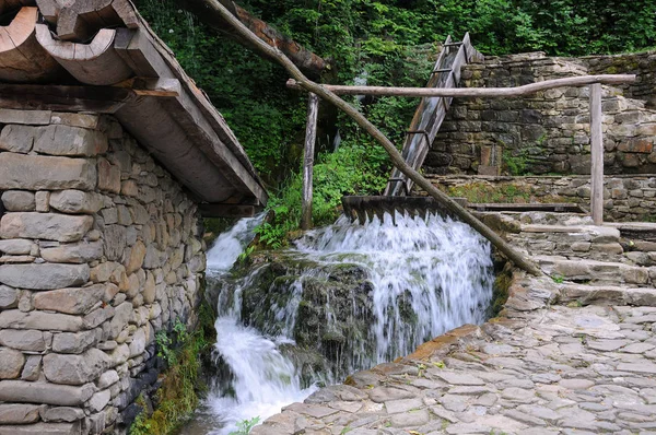 Etar Gabrovo Provincie Juni 2016 Middeleeuwse Water Aangedreven Wasmachine Weergegeven — Stockfoto