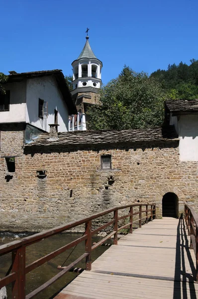 Ξύλινη Γέφυρα Στον Ποταμό Andaka Και Μοναστήρι Dryanovo Στη Βουλγαρία — Φωτογραφία Αρχείου