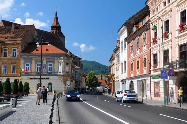 Brasov Roemenië Augustus 2018 Straat Van Stad Met Zwarte Kerk — Stockfoto