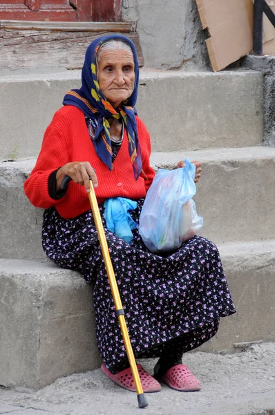 Veliko Tarnovo Bulgaristan Eylül 2018 Yaşlı Kadın Bir Baston Ile — Stok fotoğraf