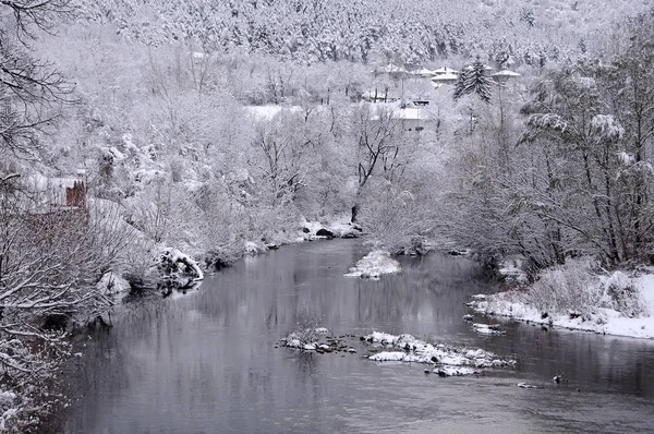 Vista Rio Yantra Partir Ponte Cidade Veliko Tarnovo Bulgária Inverno — Fotografia de Stock