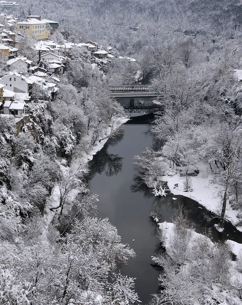 Widok Rzekę Yantra Miejscowości Veliko Tarnovo Bułgarii Zimą Chłodny Dzień — Zdjęcie stockowe