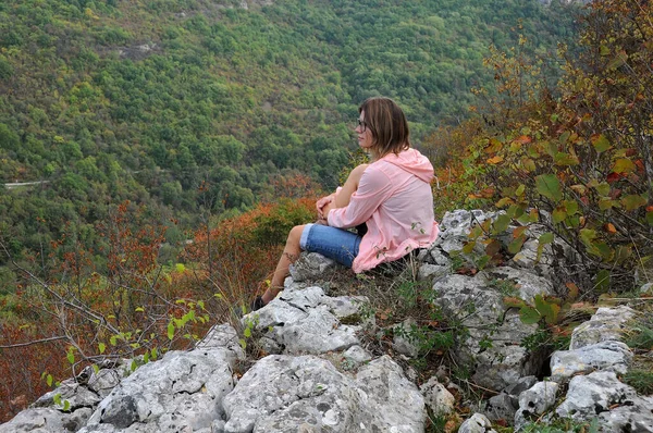 Young Caucasian Girl Wearing Cut Offs Pink Windbreaker Jacket Sits — Stock Photo, Image