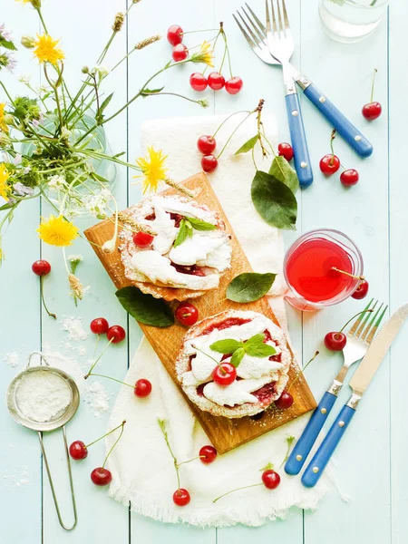 Tarte Aux Cerises Avec Compote Cerises Sucrée Dof Peu Profond — Photo