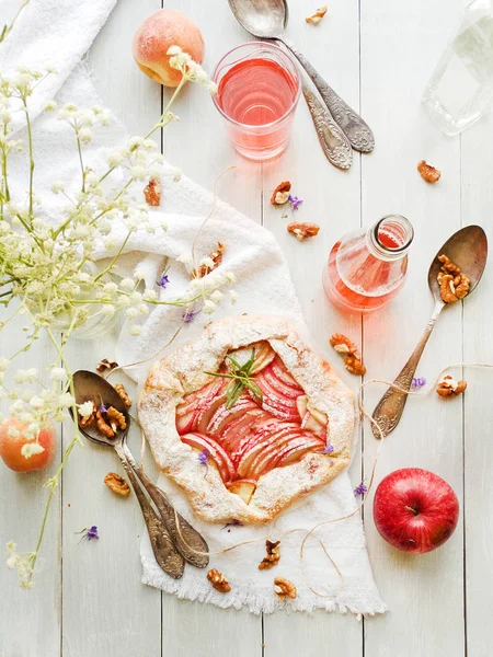 Galette Maçã Com Creme Creme Dof Rasa — Fotografia de Stock