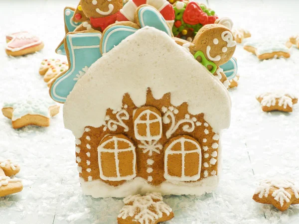 Χριστούγεννα Μελόψωμο Σπίτι Γεμάτο Από Cookies Ρηχά Dof — Φωτογραφία Αρχείου