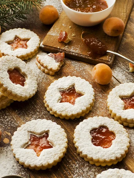 圣诞林泽饼干与杏酱 Dof — 图库照片