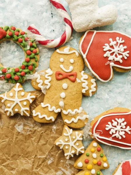 Natal Biscoitos Gengibre Decorados Fundo Dof Rasa — Fotografia de Stock