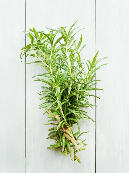 Rosemary em madeira — Fotografia de Stock