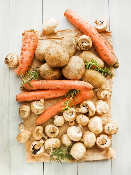 Vegetais em madeira — Fotografia de Stock