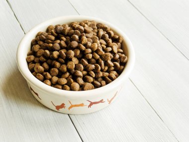 Kediler için Kuru gıda