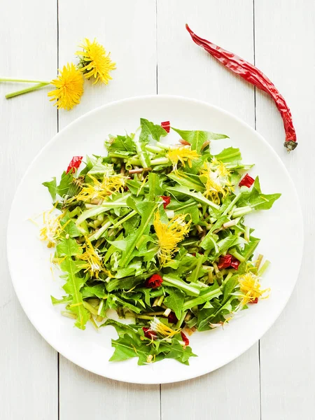 Fresh Dandelion salad — Stock Photo, Image