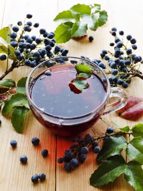 Mahonia çilek içecek