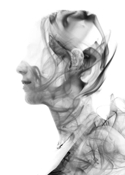 Иллюзорное Мечтательное Чувство Созданное Вихрями Дыма — стоковое фото