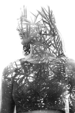 Çift pozlama yakın çekim kapalı e ile genç bir doğal güzellikleri