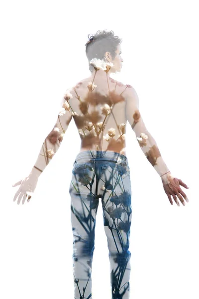 Doppelbelichtung, von einem jungen Mann ohne Hemd, vermischt mit zarten — Stockfoto