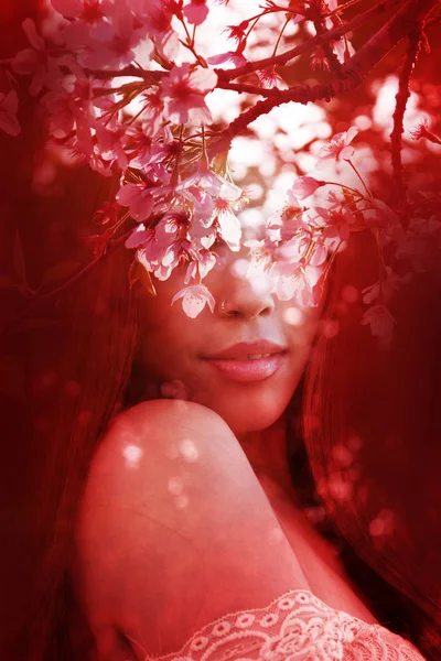 Double exposure of an elegant natural beauty with shoulder facin — Stock Photo, Image